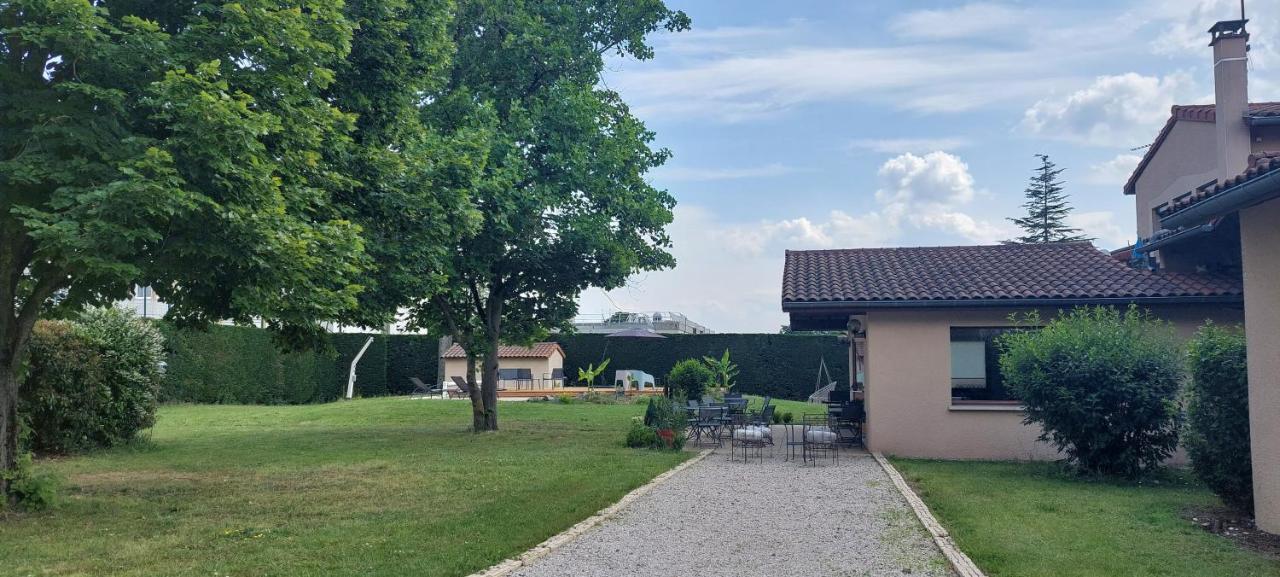 Etesia Feurs Exterior foto